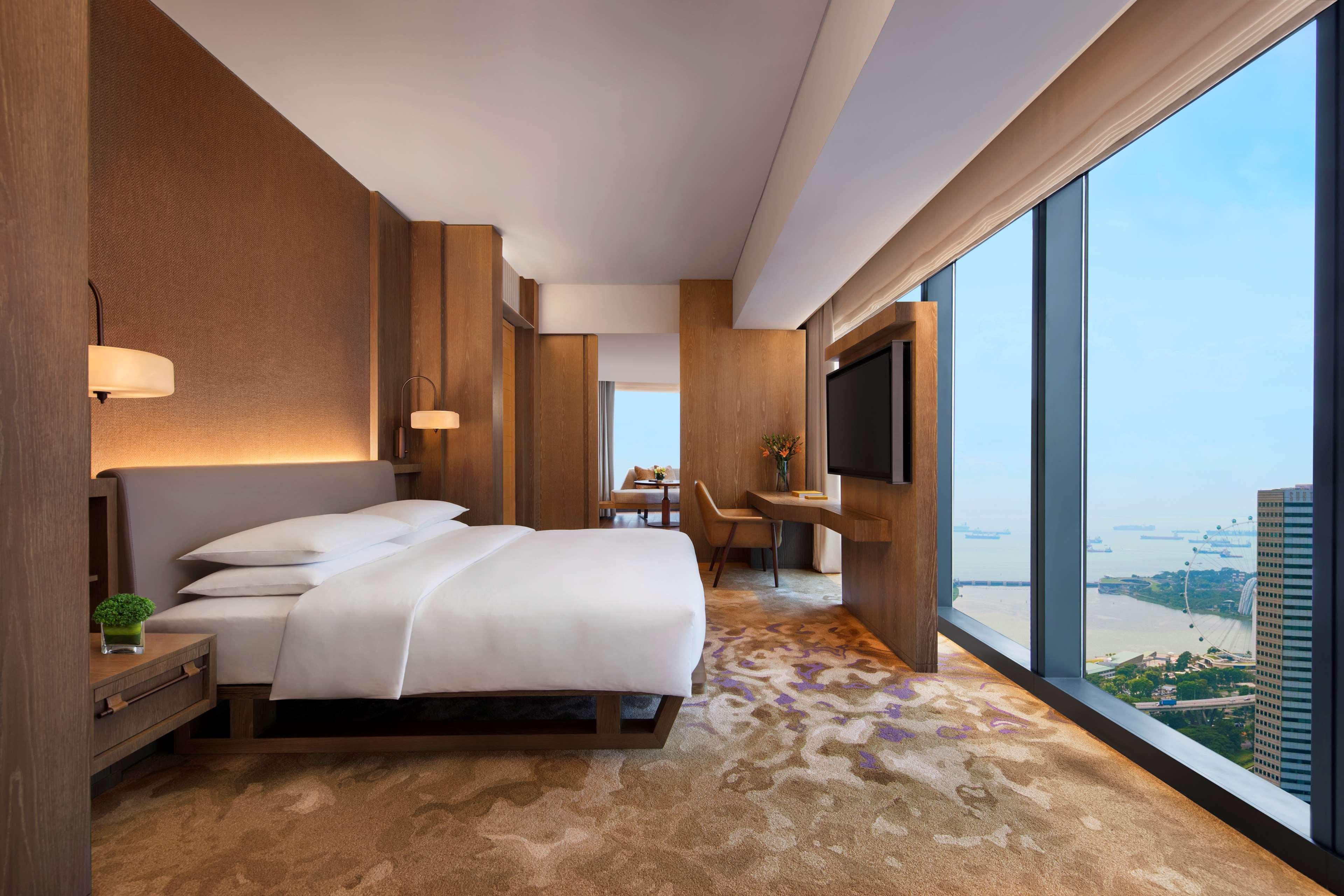 Andaz Singapore, By Hyatt Exterior photo Deluxe Suite