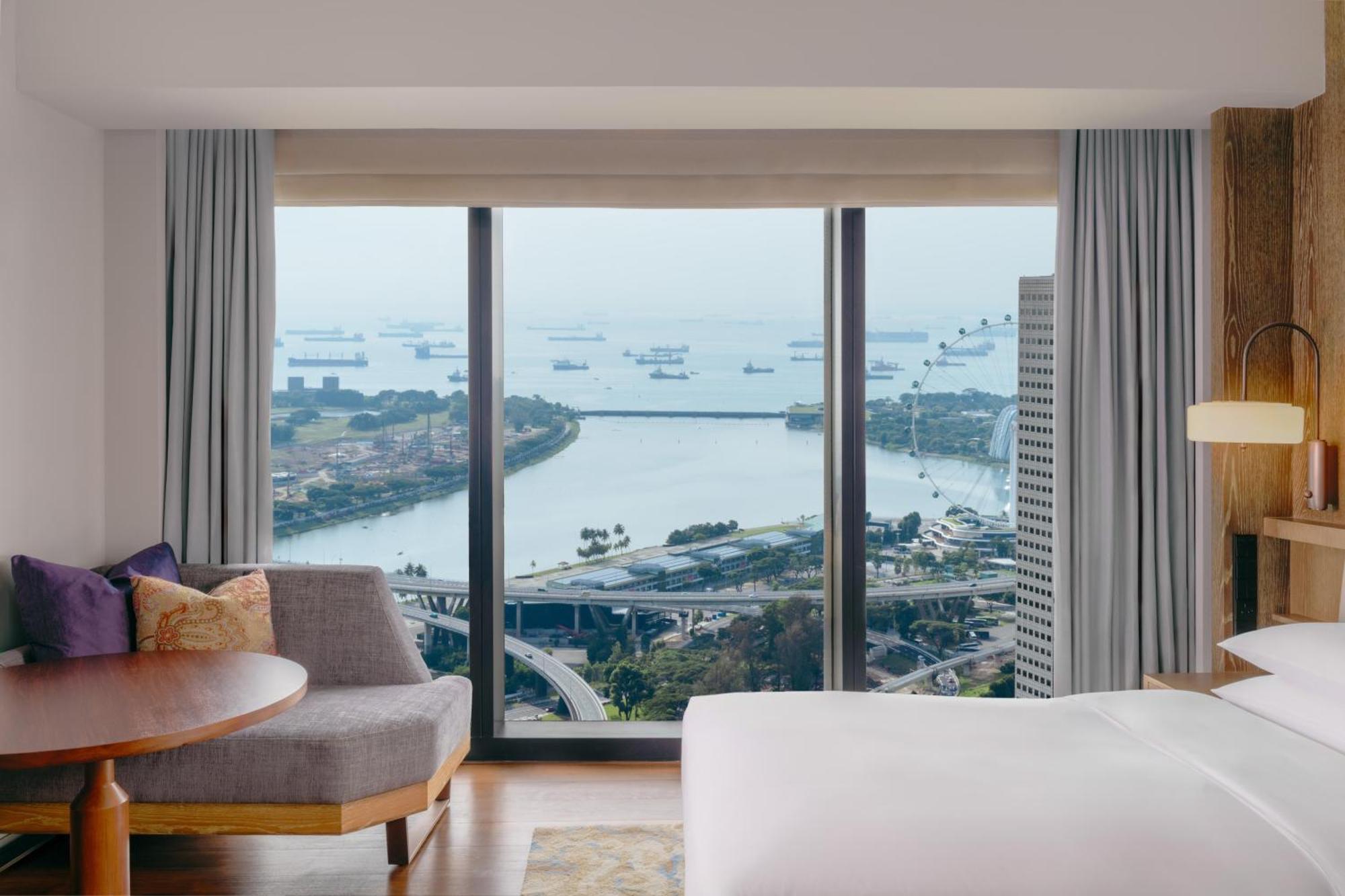 Andaz Singapore, By Hyatt Exterior photo Deluxe Room with Marina Bay view